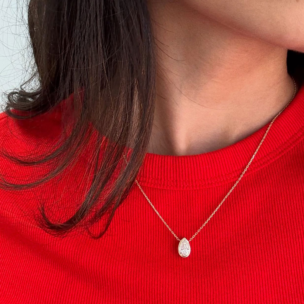Bezels Set Pendant - Collar con colgante solitario de moissanita